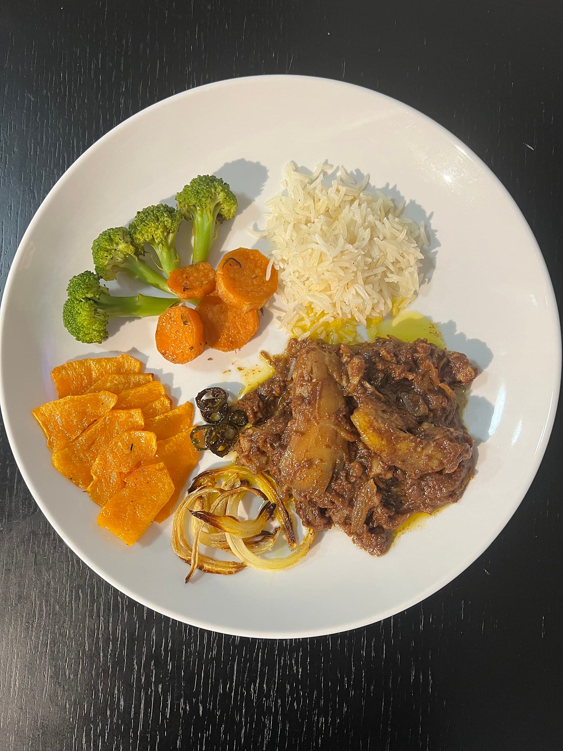 Liat Portal for Foodie Disorder - Homemade chicken thighs with vegetables and rice