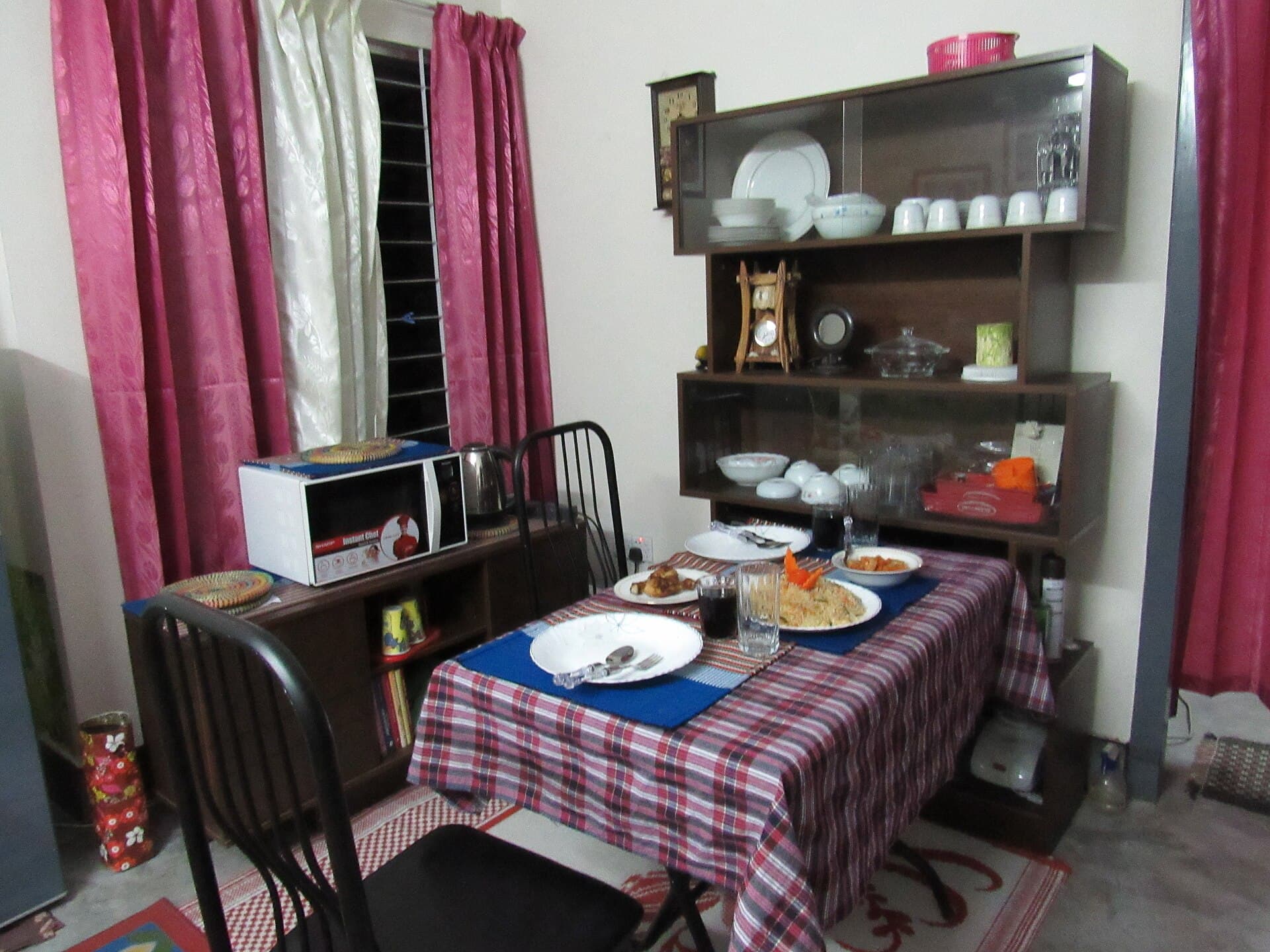 Dining table with dinner 3