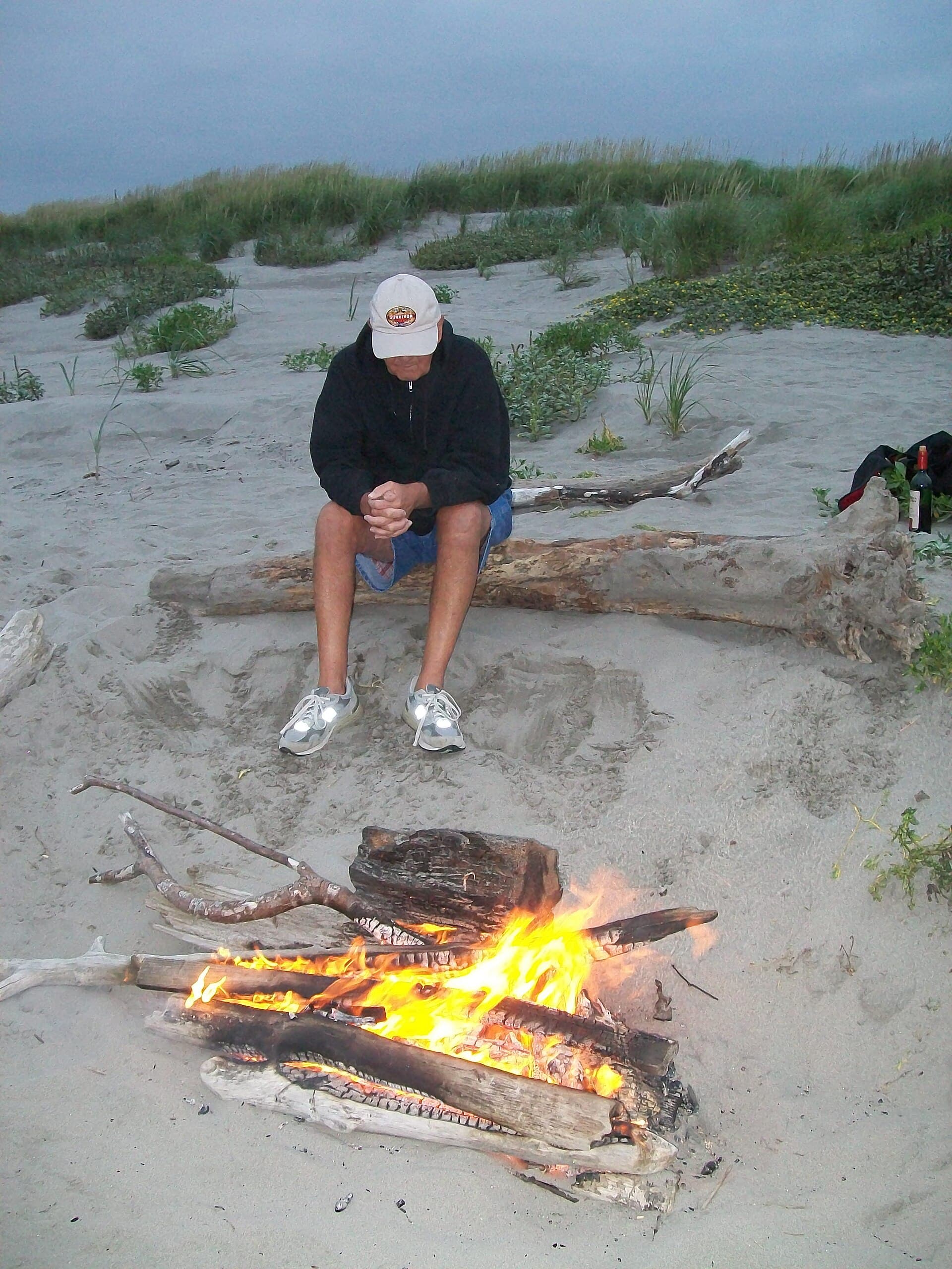 Schimmer at Friday night beach fire dinner