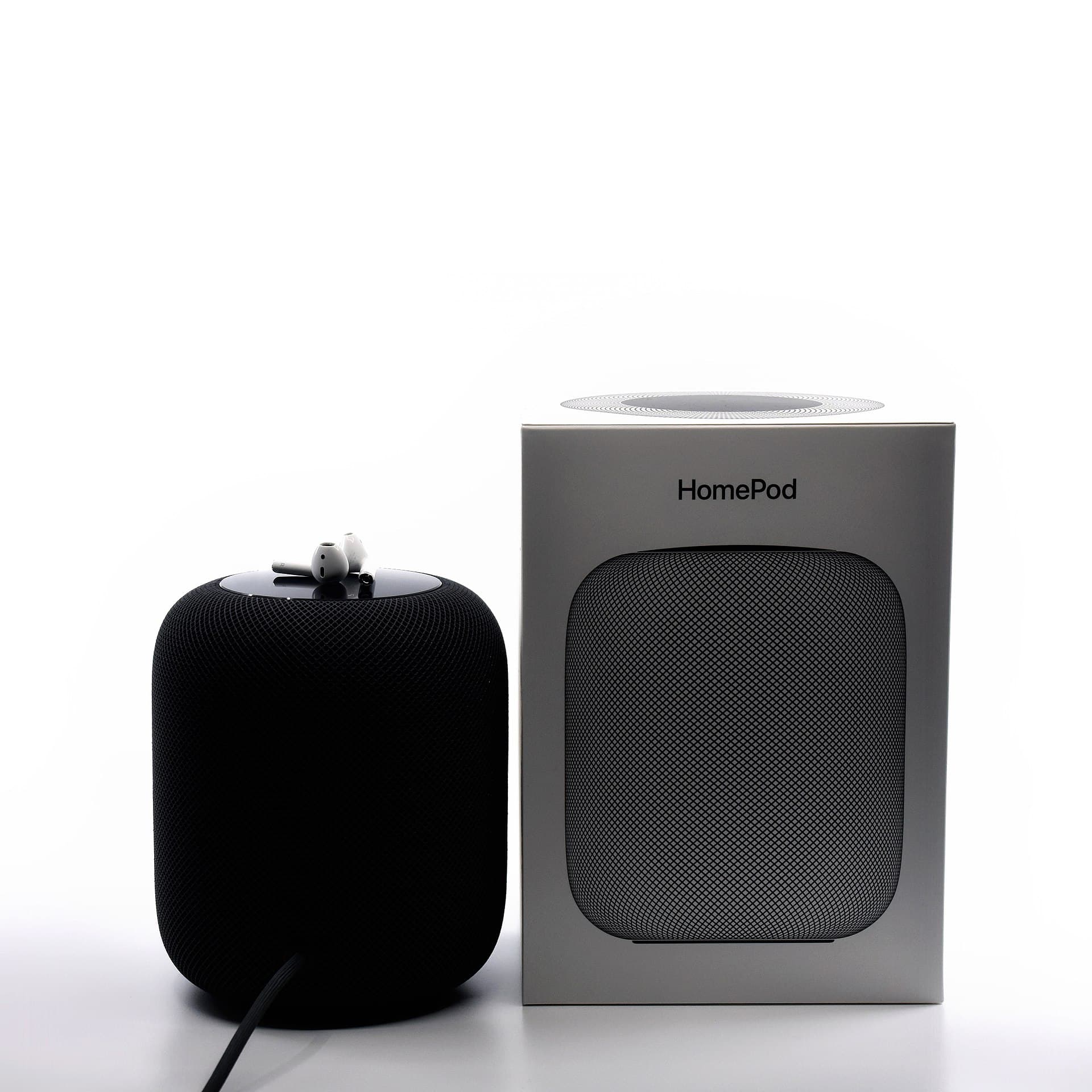 Apple HomePod and AirPods